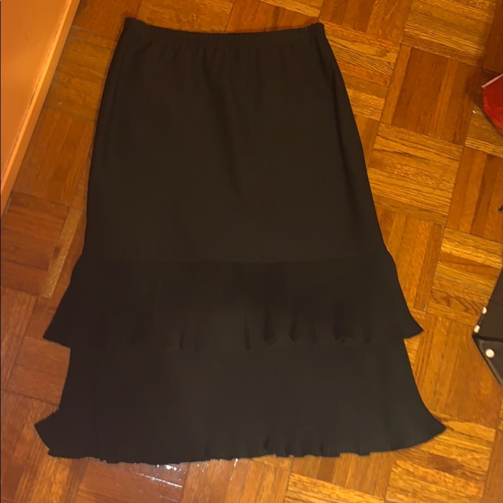 black skirt